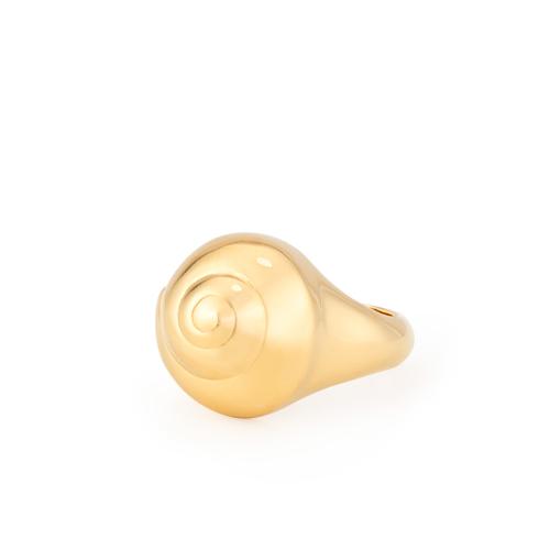 Anello con conchiglia dorata